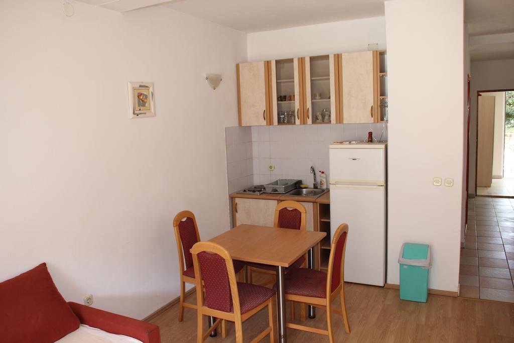 טרפאניי Guest House Katic חדר תמונה
