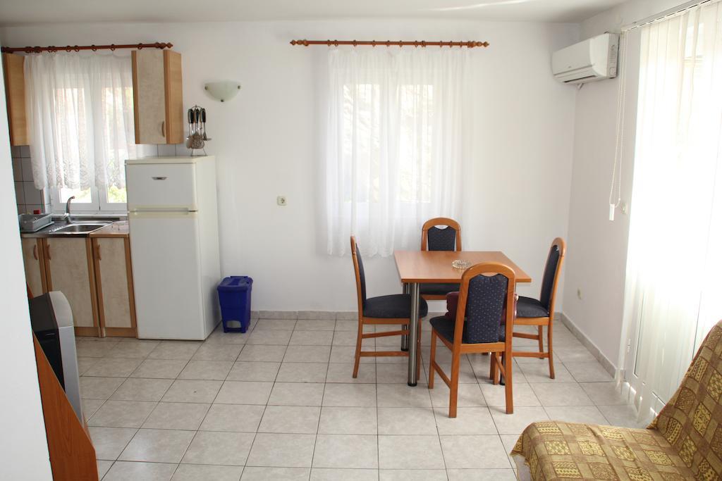 טרפאניי Guest House Katic חדר תמונה