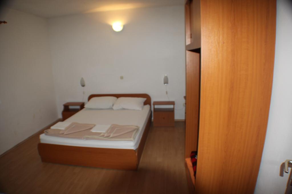 טרפאניי Guest House Katic חדר תמונה