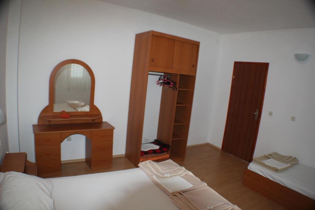 טרפאניי Guest House Katic חדר תמונה